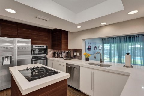 Villa ou maison à vendre à Hollywood, Floride: 4 chambres, 179.49 m2 № 2085995 - photo 8