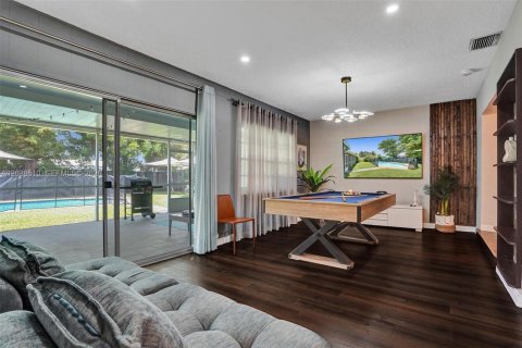 Villa ou maison à vendre à Hollywood, Floride: 4 chambres, 179.49 m2 № 2085995 - photo 15