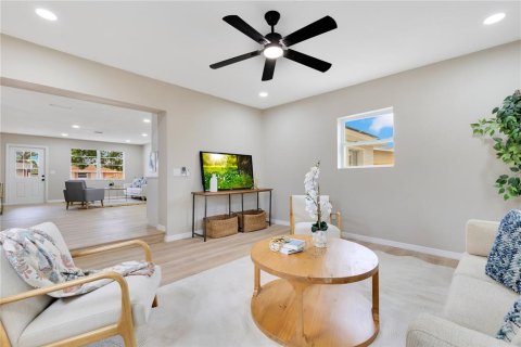House in Merrit Island, Florida 3 bedrooms, 125.05 sq.m. № 1734291 - photo 22