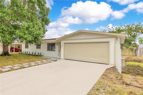 House in Merrit Island, Florida 3 bedrooms, 125.05 sq.m. № 1734291 - photo 3