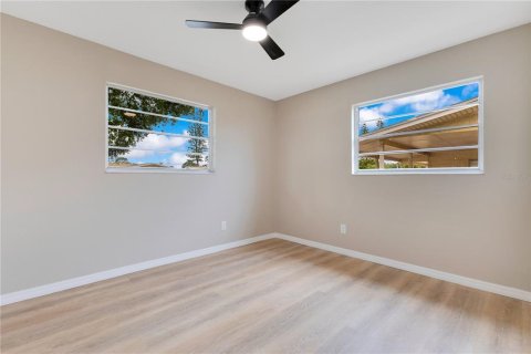 House in Merrit Island, Florida 3 bedrooms, 125.05 sq.m. № 1734291 - photo 26