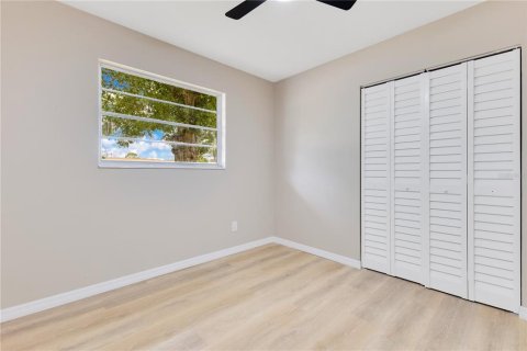 House in Merrit Island, Florida 3 bedrooms, 125.05 sq.m. № 1734291 - photo 25