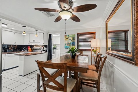House in Tampa, Florida 3 bedrooms, 143.07 sq.m. № 2225387 - photo 7
