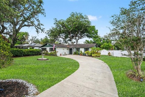 House in Tampa, Florida 3 bedrooms, 143.07 sq.m. № 2225387