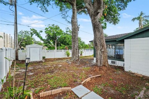 House in Tampa, Florida 3 bedrooms, 143.07 sq.m. № 2225387 - photo 30