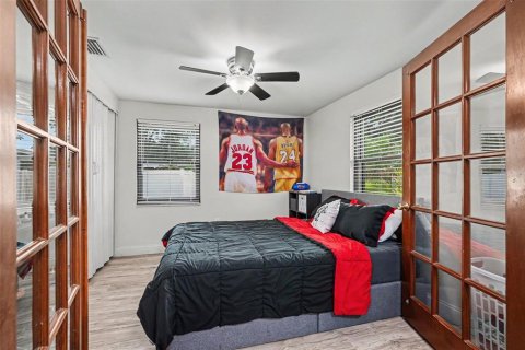 House in Tampa, Florida 3 bedrooms, 143.07 sq.m. № 2225387 - photo 23