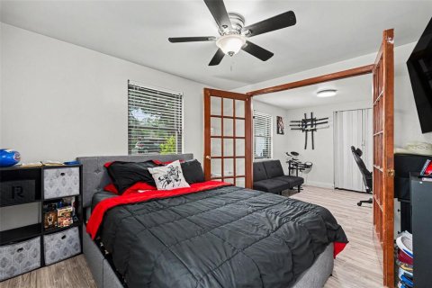 House in Tampa, Florida 3 bedrooms, 143.07 sq.m. № 2225387 - photo 24