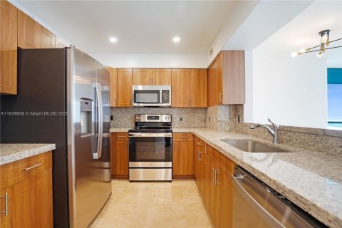 Apartment in Miami Beach, Florida 2 bedrooms, 148.64 sq.m. № 2037047 - photo 4