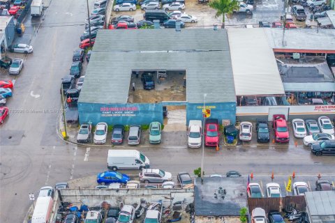 Commercial property in Hialeah, Florida № 1985678 - photo 3