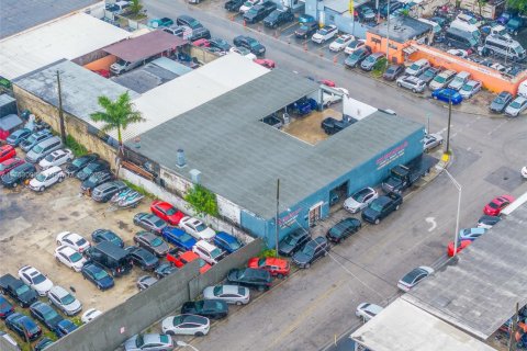 Commercial property in Hialeah, Florida № 1985678 - photo 4