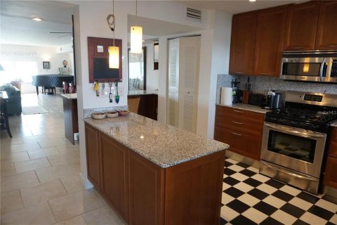Copropriété à louer à Gulfport, Floride: 2 chambres, 134.71 m2 № 2099200 - photo 7