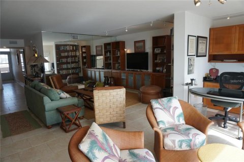 Copropriété à louer à Gulfport, Floride: 2 chambres, 134.71 m2 № 2099200 - photo 6