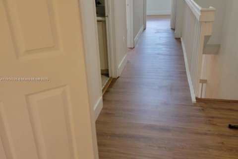 Touwnhouse à louer à Doral, Floride: 3 chambres, 147.62 m2 № 1969907 - photo 15