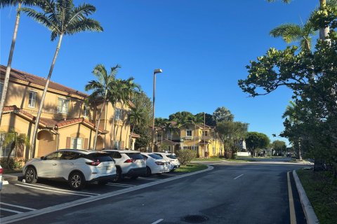 Touwnhouse à louer à Doral, Floride: 3 chambres, 147.62 m2 № 1969907 - photo 11