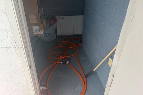 Copropriété à louer à Pembroke Pines, Floride: 2 chambres, 83.61 m2 № 2058679 - photo 2