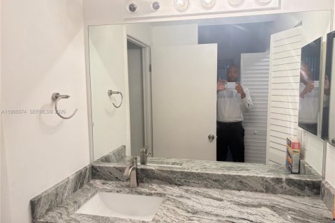 Copropriété à louer à Pembroke Pines, Floride: 2 chambres, 83.61 m2 № 2058679 - photo 10