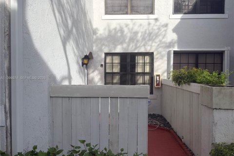 Condo à Pembroke Pines, Floride, 2 chambres  № 2058679