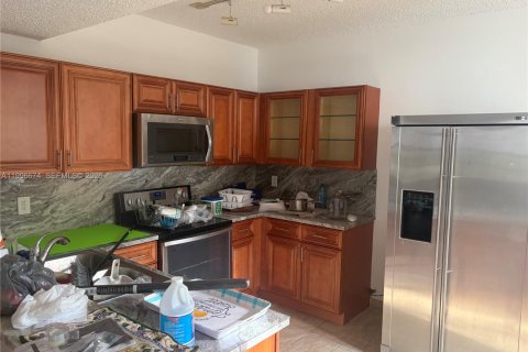 Copropriété à louer à Pembroke Pines, Floride: 2 chambres, 83.61 m2 № 2058679 - photo 3