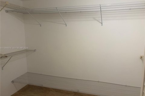 Copropriété à louer à Pembroke Pines, Floride: 2 chambres, 83.61 m2 № 2058679 - photo 9