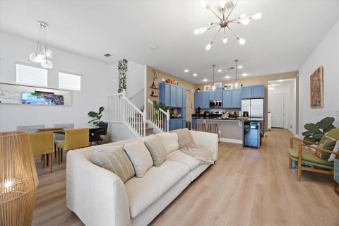 Adosado en venta en Davenport, Florida, 5 dormitorios, 217.39 m2 № 2201906 - foto 17