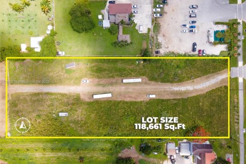 Commercial property in Homestead, Florida № 1794262 - photo 7