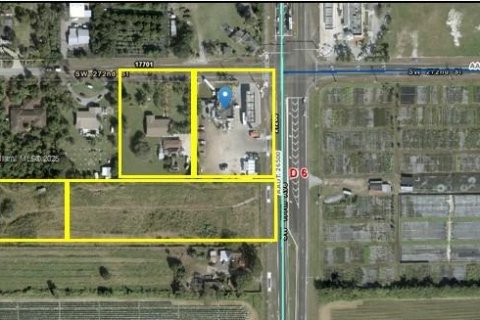 Commercial property in Homestead, Florida № 1794262 - photo 3