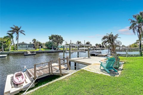 Casa en venta en New Port Richey, Florida, 3 dormitorios, 119.66 m2 № 2259249 - foto 22