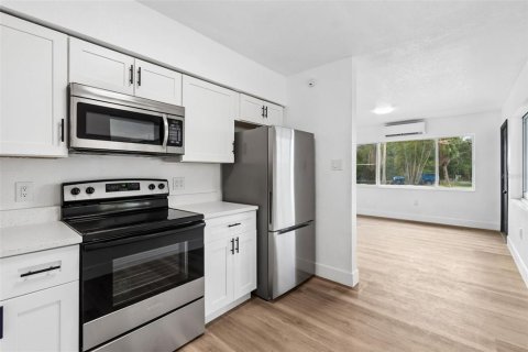 Propiedad comercial en venta en Saint Petersburg, Florida, 4 dormitorios, 195.09 m2 № 2211446 - foto 26