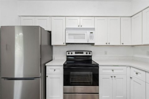 Propiedad comercial en venta en Saint Petersburg, Florida, 4 dormitorios, 195.09 m2 № 2211446 - foto 3