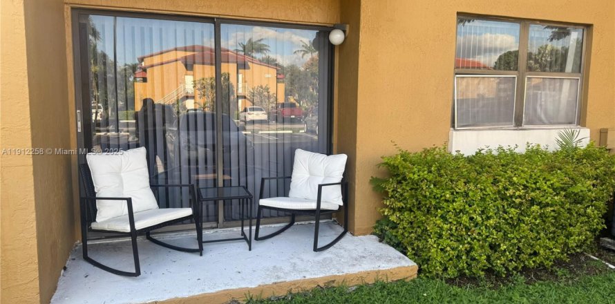 Condo in Miami, Florida, 1 bedroom  № 1968260