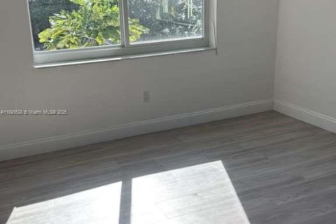 Снять в аренду виллу или дом в Майами, Флорида 5 спален, 285.21м2, № 1945569 - фото 12