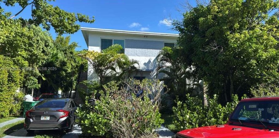 Дом в Майами, Флорида 5 спален, 285.21м2 № 1945569