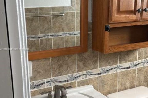 Снять в аренду виллу или дом в Майами, Флорида 5 спален, 285.21м2, № 1945569 - фото 14