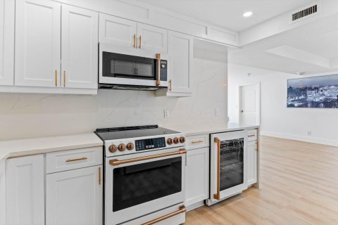 Condominio en alquiler en West Palm Beach, Florida, 2 dormitorios, 99.68 m2 № 2087725 - foto 7