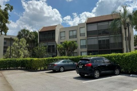 Condo in Tamarac, Florida, 2 bedrooms  № 2085772