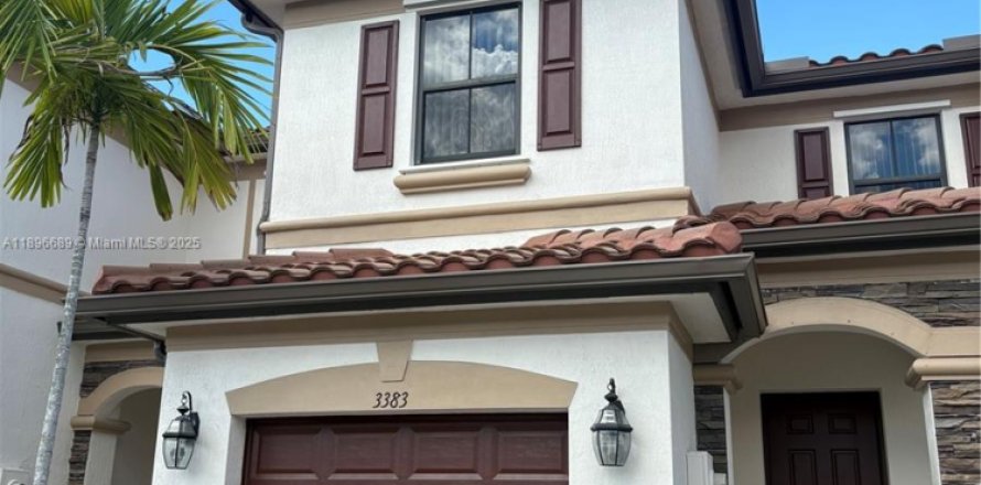 Таунхаус в Хайалиа, Флорида 3 спальни, 153.29м2 № 1948361