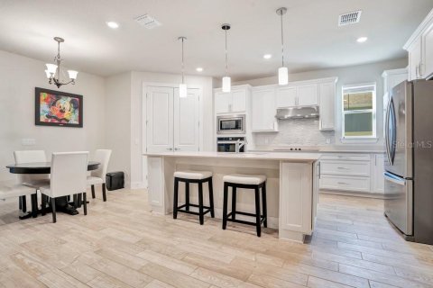 Casa en venta en Oviedo, Florida, 5 dormitorios, 386.01 m2 № 2386170 - foto 4