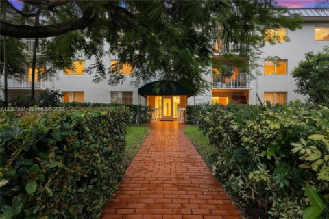 Condo in Key Biscayne, Florida, 2 bedrooms  № 2392431 - photo 4