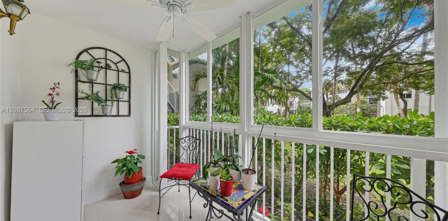 Condo in Key Biscayne, Florida, 2 bedrooms  № 2392431