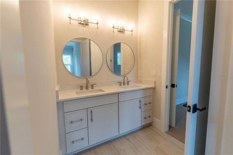Casa en venta en Tampa, Florida, 5 dormitorios, 471.2 m2 № 2122089 - foto 21