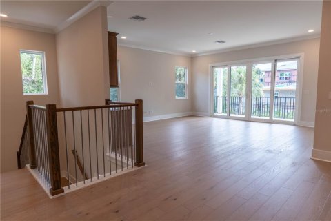 Casa en venta en Tampa, Florida, 5 dormitorios, 471.2 m2 № 2122089 - foto 12