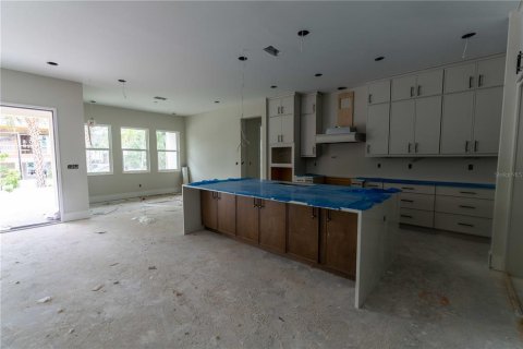 Casa en venta en Tampa, Florida, 5 dormitorios, 471.2 m2 № 2122089 - foto 4