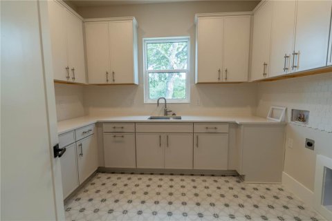 Casa en venta en Tampa, Florida, 5 dormitorios, 471.2 m2 № 2122089 - foto 25