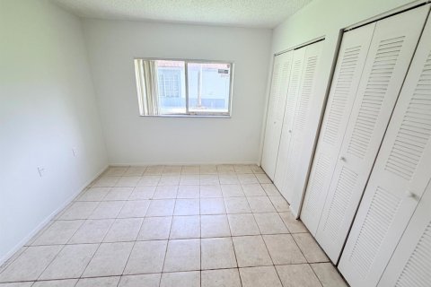 Condo in West Palm Beach, Florida, 1 bedroom  № 2262277 - photo 5