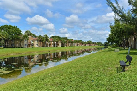 Condo in West Palm Beach, Florida, 1 bedroom  № 2262277 - photo 18