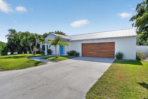 Casa en Sarasota, Florida 4 dormitorios, 210.61 m2 № 2110608