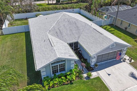 Villa ou maison à vendre à Port St. Lucie, Floride: 3 chambres, 173.36 m2 № 2088064 - photo 2