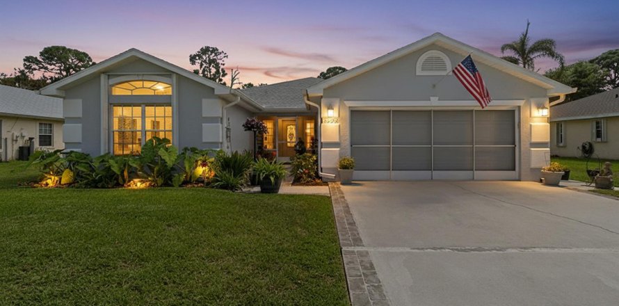 Villa ou maison à Port St. Lucie, Floride 3 chambres, 173.36 m2 № 2088064