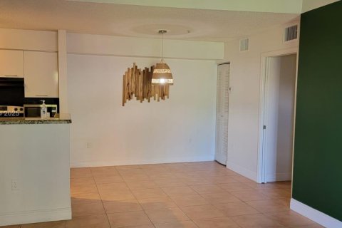 Condominio en alquiler en Miramar, Florida, 1 dormitorio, 64.1 m2 № 1930525 - foto 7