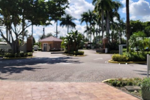 Condominio en alquiler en Miramar, Florida, 1 dormitorio, 64.1 m2 № 1930525 - foto 2